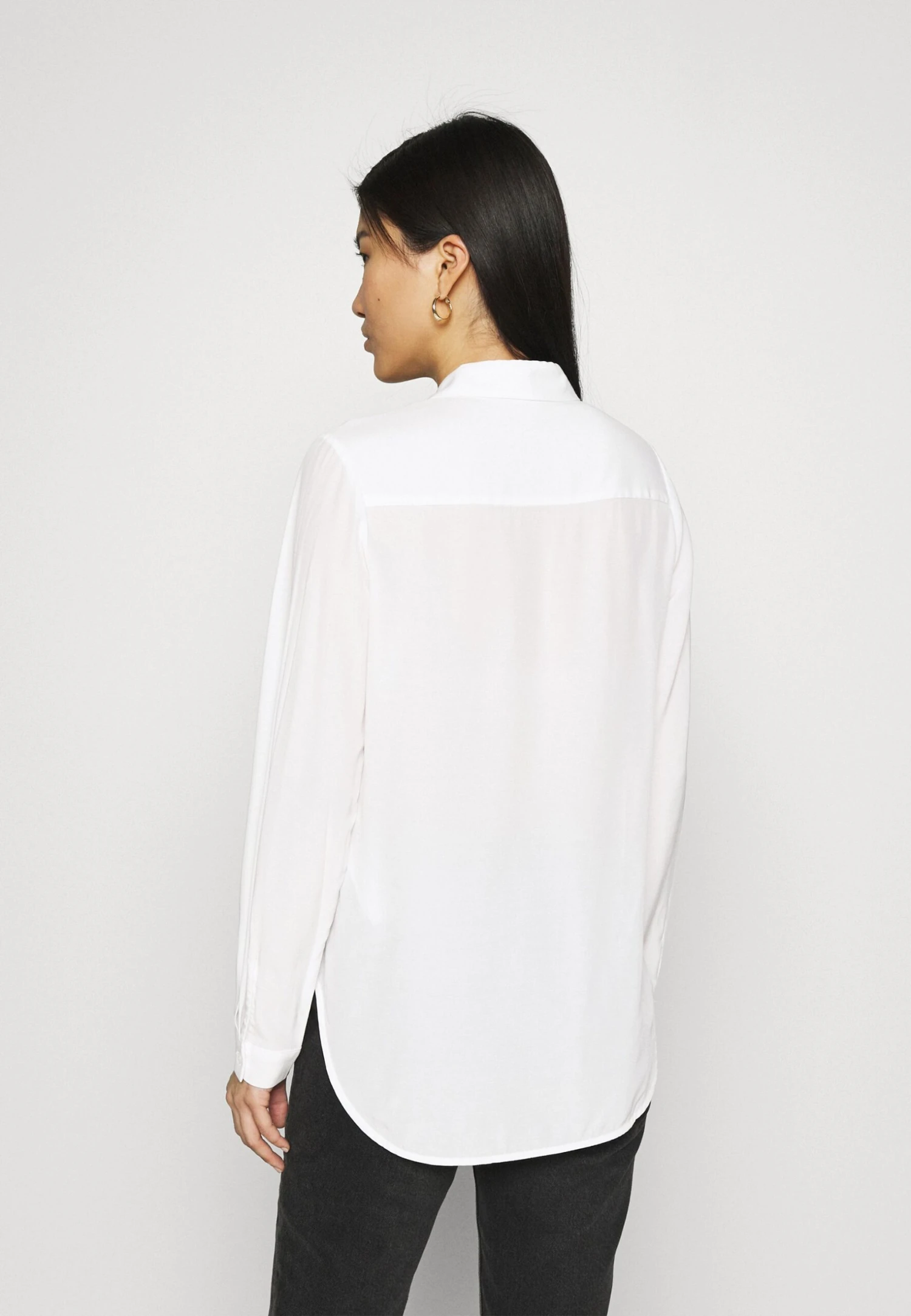 Anna Field Basic Blouse With Front Pockets - Camisa - Offwhite 5 Anna Field Basic Blouse With Front Pockets - Camisa - Offwhite - Imagen 3