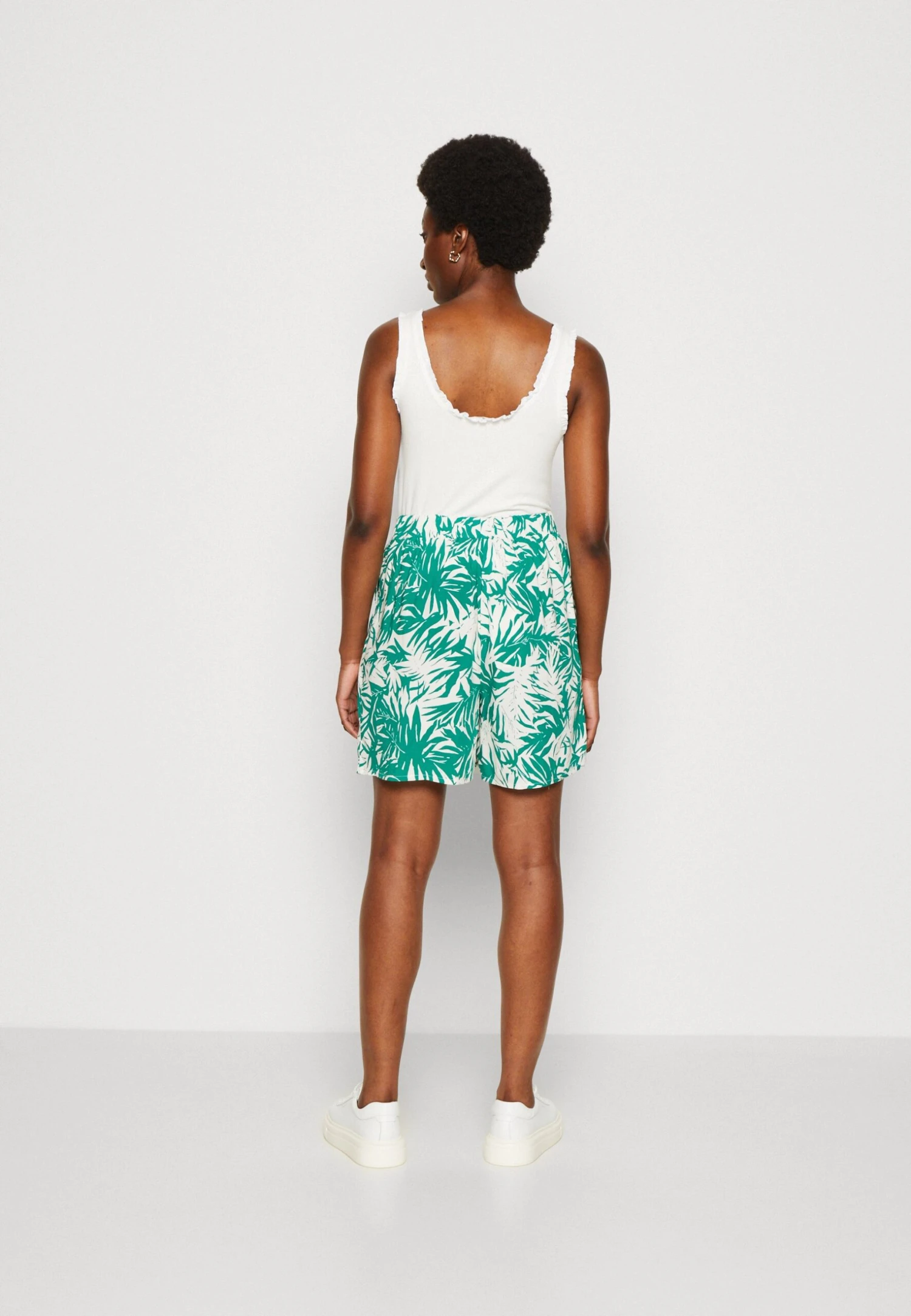 Anna Field Shorts - Green/Off White 5 Anna Field Shorts - Green/Off White - Imagen 3