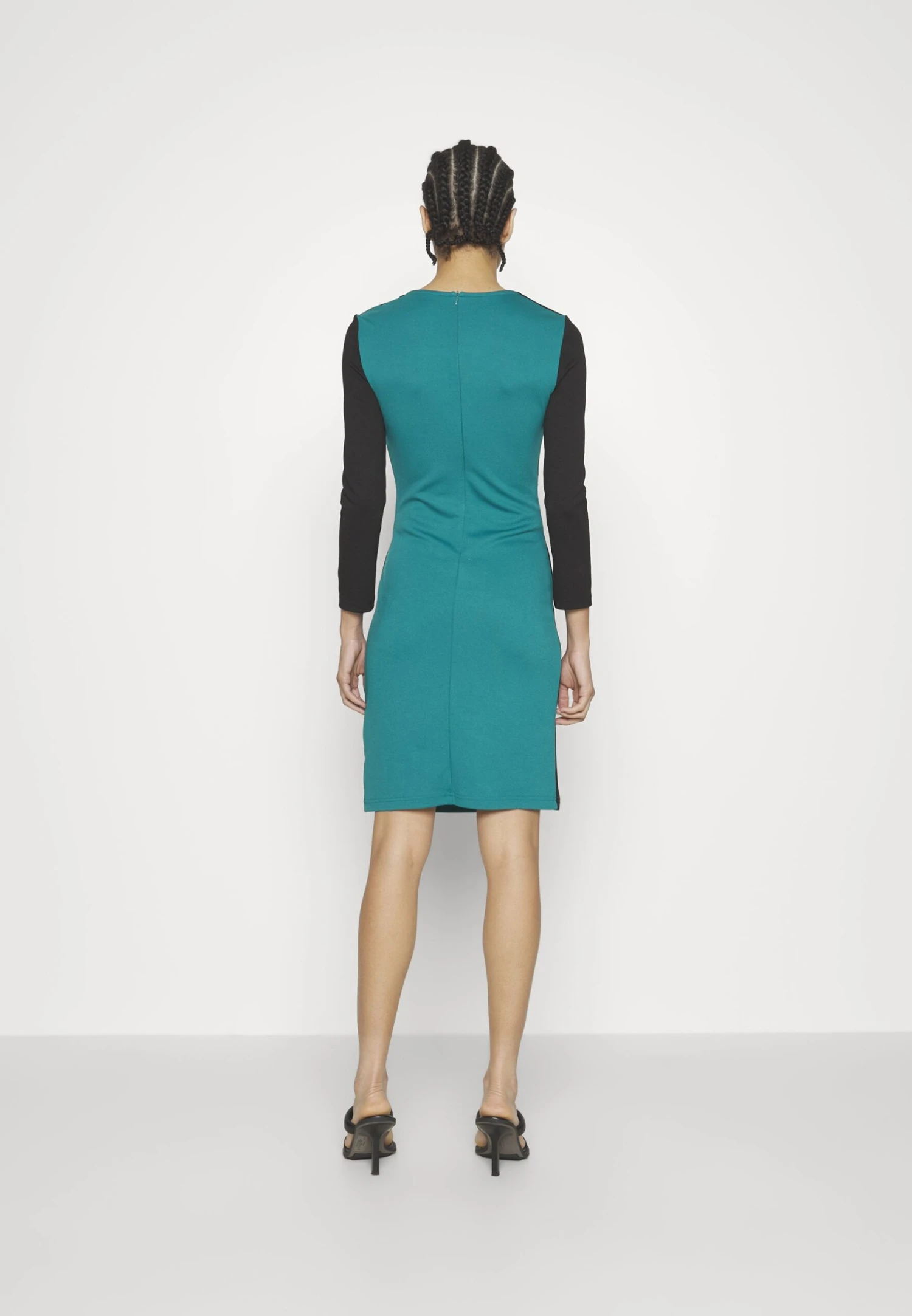 Anna Field Vestido Ligero - Black/Dark Green 6 Anna Field Vestido Ligero - Black/Dark Green - Imagen 4
