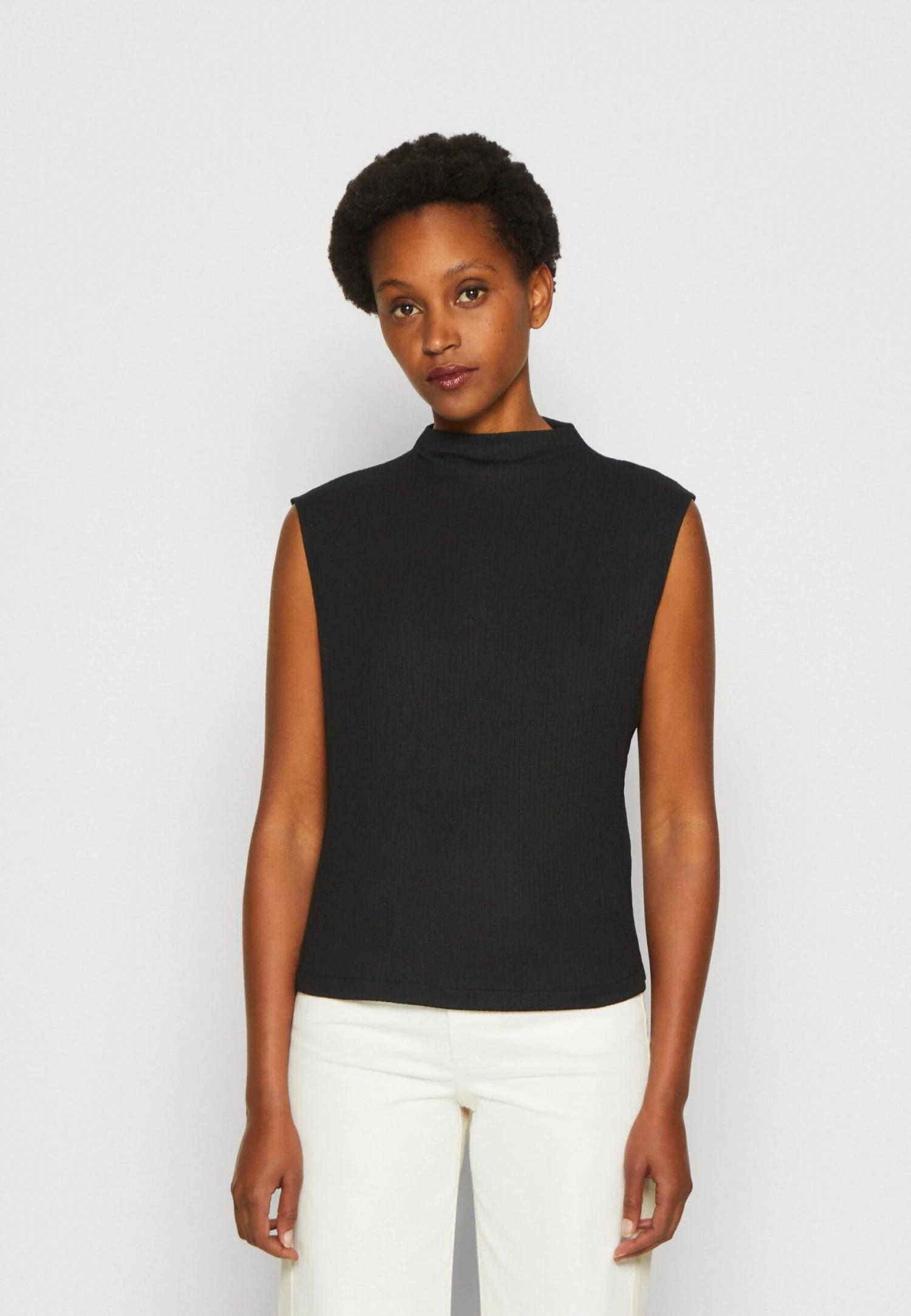 Anna Field Top - Black 3 Anna Field Top - Black