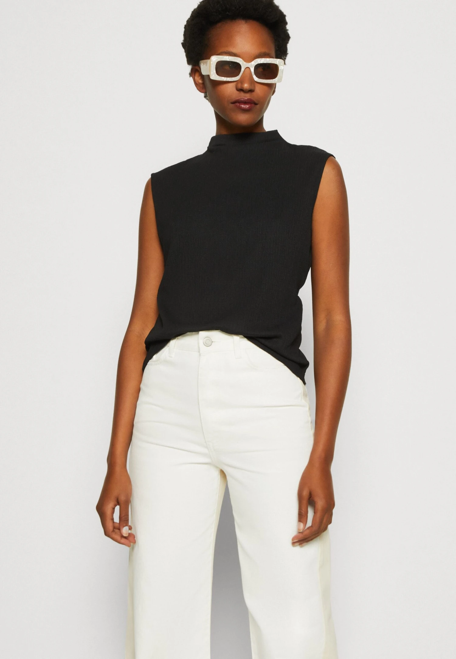 Anna Field Top - Black 6 Anna Field Top - Black - Image 4