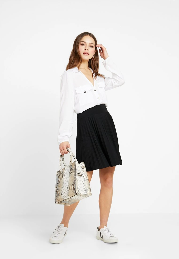 Falda Acampanada - Black 4 Falda Acampanada - Black - Image 2