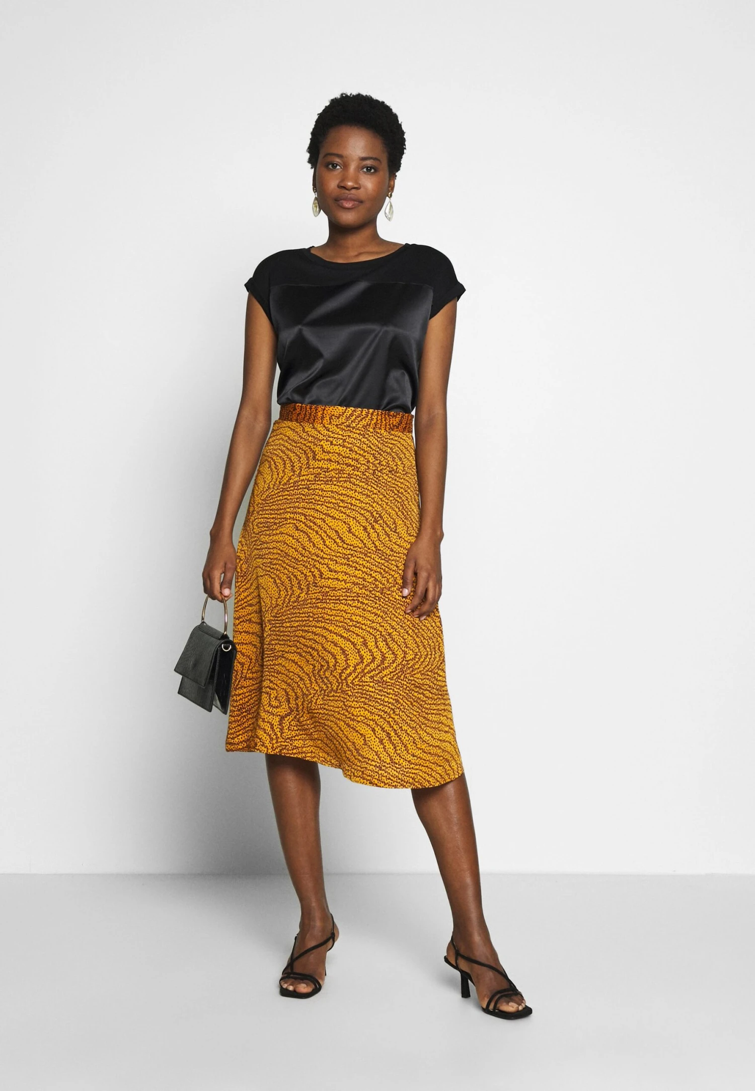 Anna Field Camiseta Estampada - Black 4 Anna Field Camiseta Estampada - Black - Imagen 2